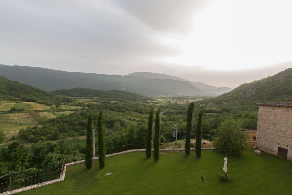 Casa Rosati Hotell Fontecchio Eksteriør bilde